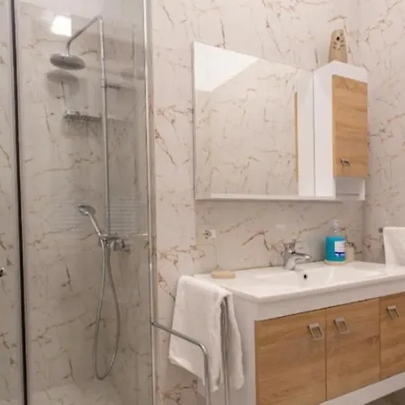 Ferdinand Modern In Tirana's Center Hotel