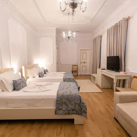 Ferdinand Modern In Tirana's Center Hotel *
