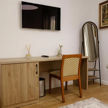 Ferdinand Modern In Tirana's Center Hotel *
