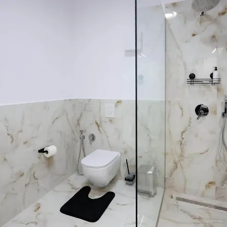 فندق Ferdinand تيرانا