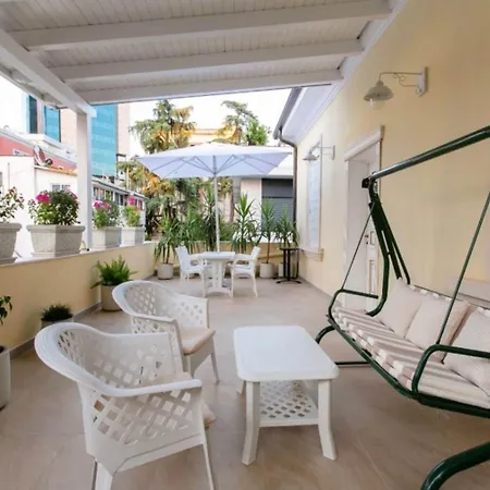 Ferdinand تيرانا